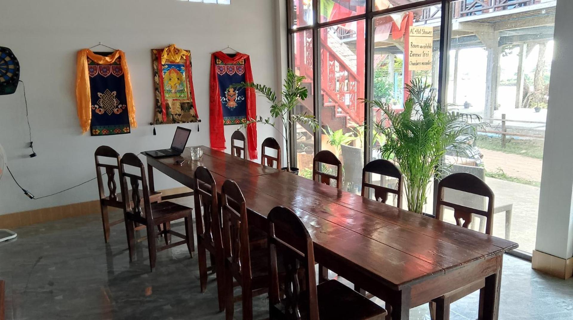 Tibet Restaurant And Hostel Nakasong Экстерьер фото